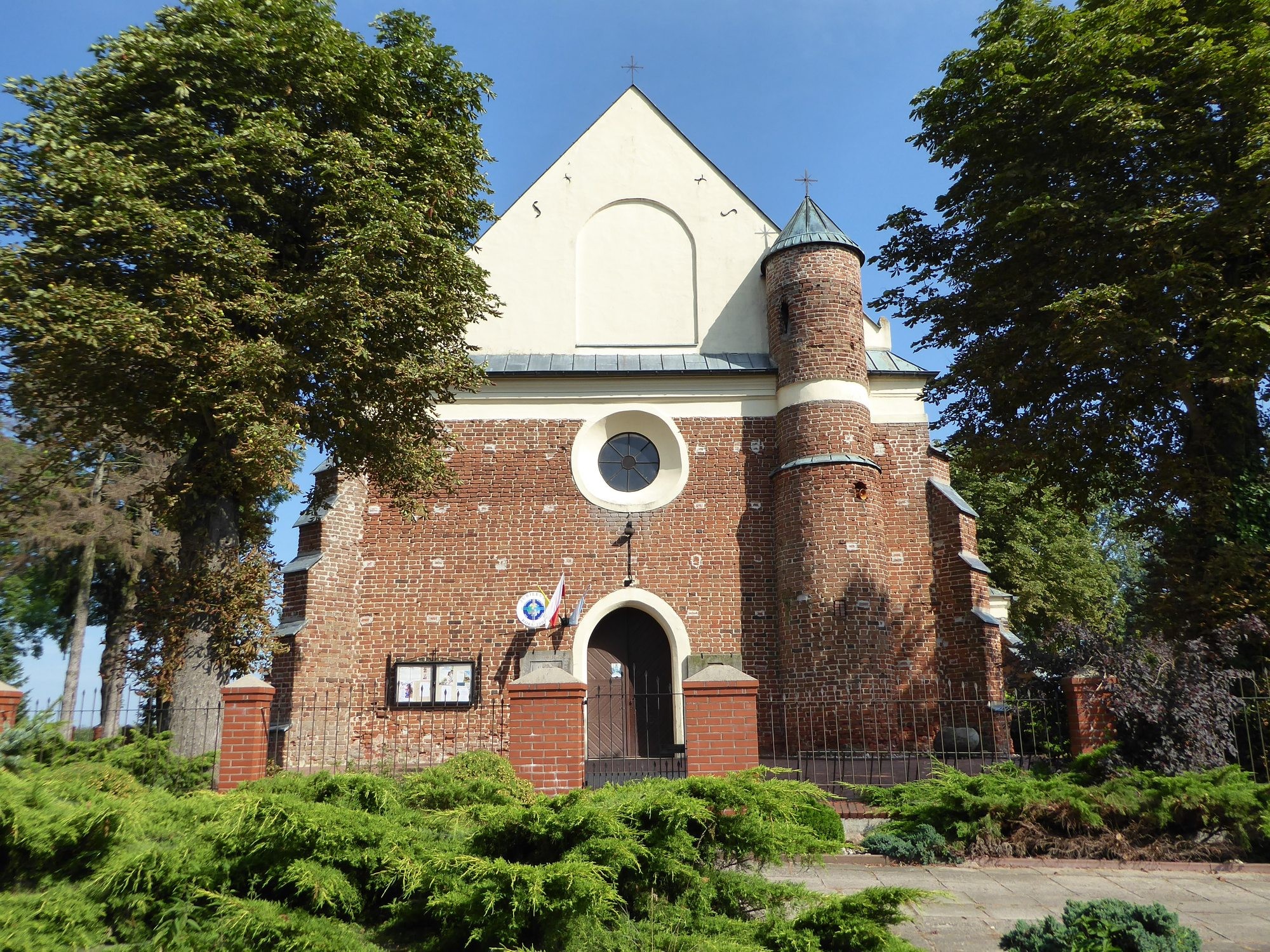 2 Kościół parafialny pw. Bożego Ciała i św. Jadwigi Śląskiej w Orłowie.