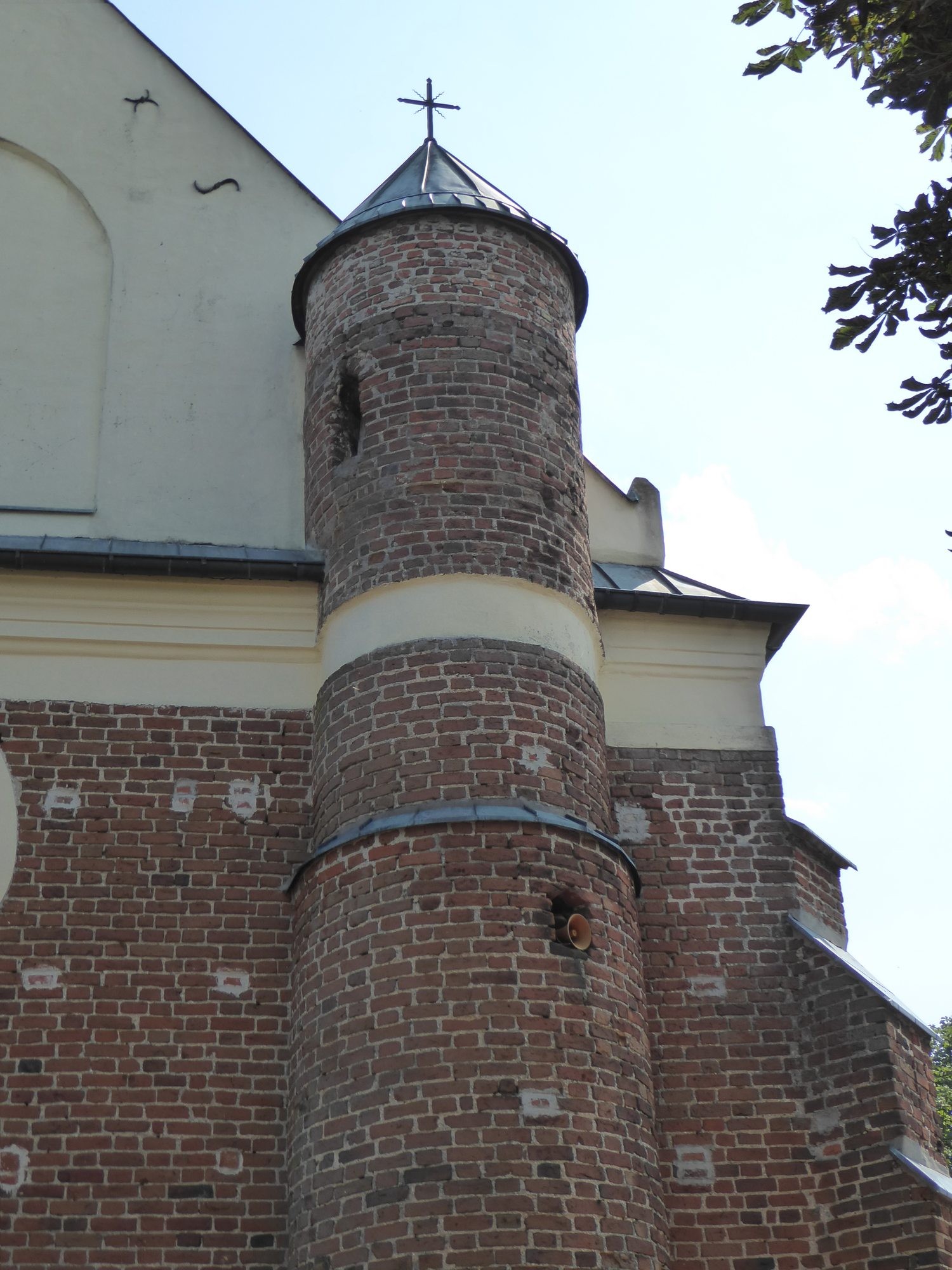 2 Kościół parafialny pw. Bożego Ciała i św. Jadwigi Śląskiej w Orłowie.